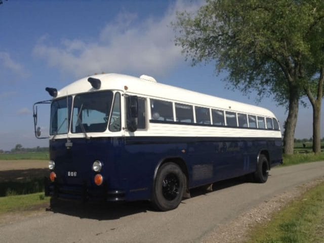 Greyhound bus huren 45 zitplaatsen