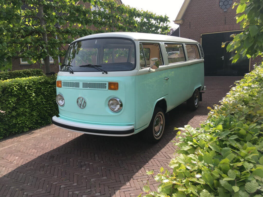 wedstrijd Gevoelig houding Volkswagen busje huren | P.Verbeek | Oldtimer VW hippie retro bus